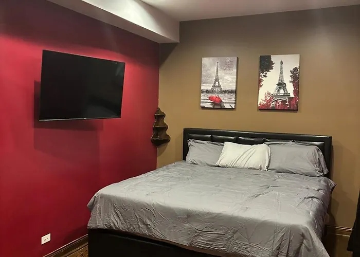 Wicker Park Loft Style Apartment