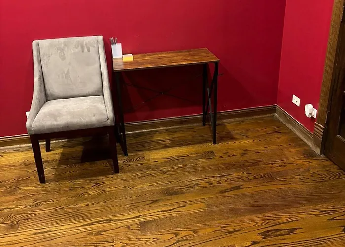Wicker Park Loft Style Apartment *